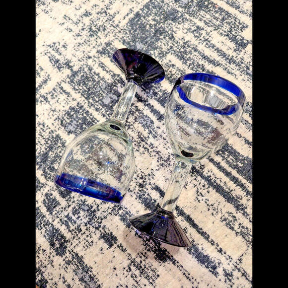 STUNNING Mexico Hand-Blown Blue Cobalt Wine Glasses-GREAT CONDITION - Picture 5 of 5